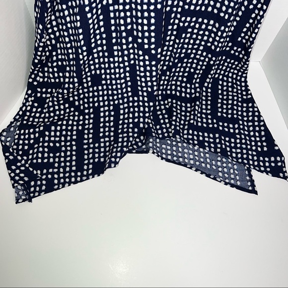 ASTR Navy Blue and White Geometric Print Hi-Low Shift Dress - Picture 4 of 8